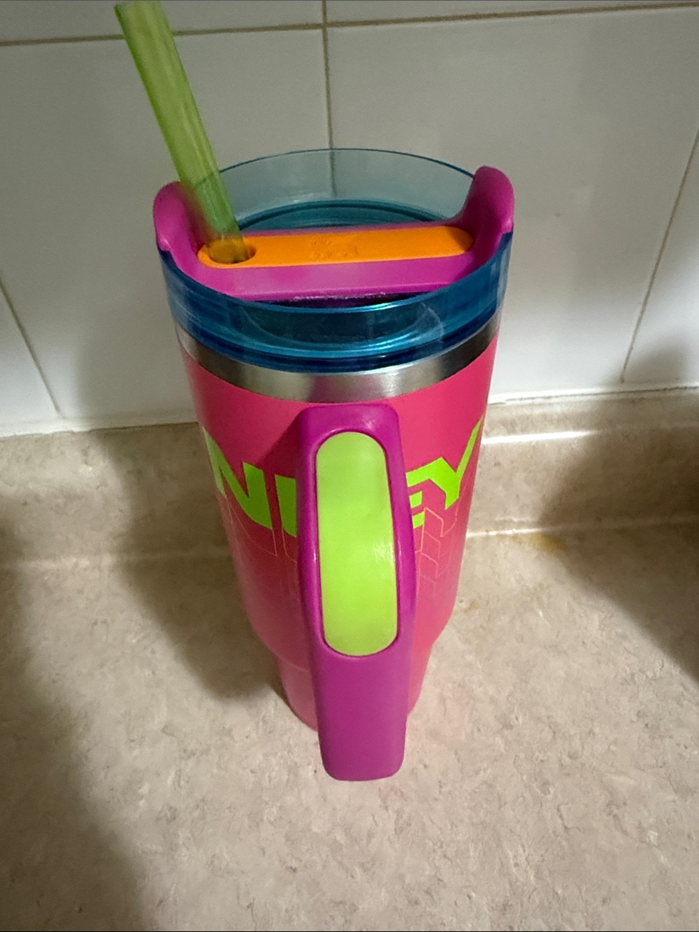 Stanley Vivid Violet Reverb 30 oz Travel Tumbler with Lime Accent and Blue Lid - Picture 5 of 6